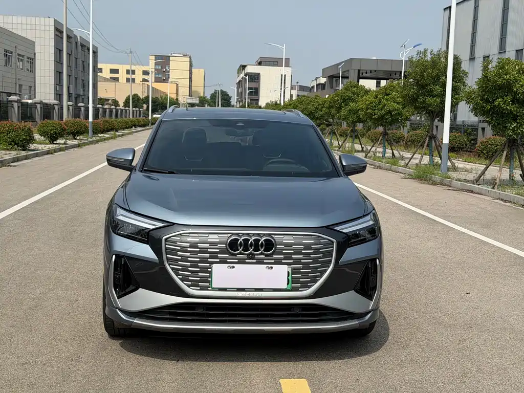 Audi Q4 E-Tron 2024 — фото 2