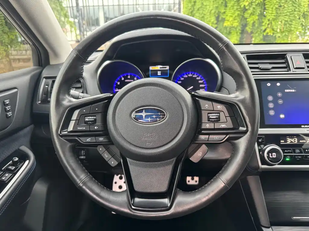 Subaru Legacy 2021 — фото 14