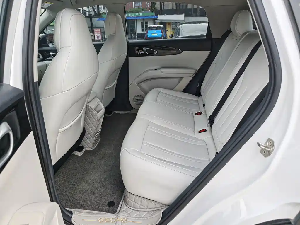 Geely Galaxy Starwish 2025 — фото 7