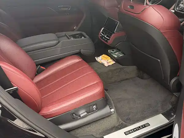Bentley Bentayga 2023