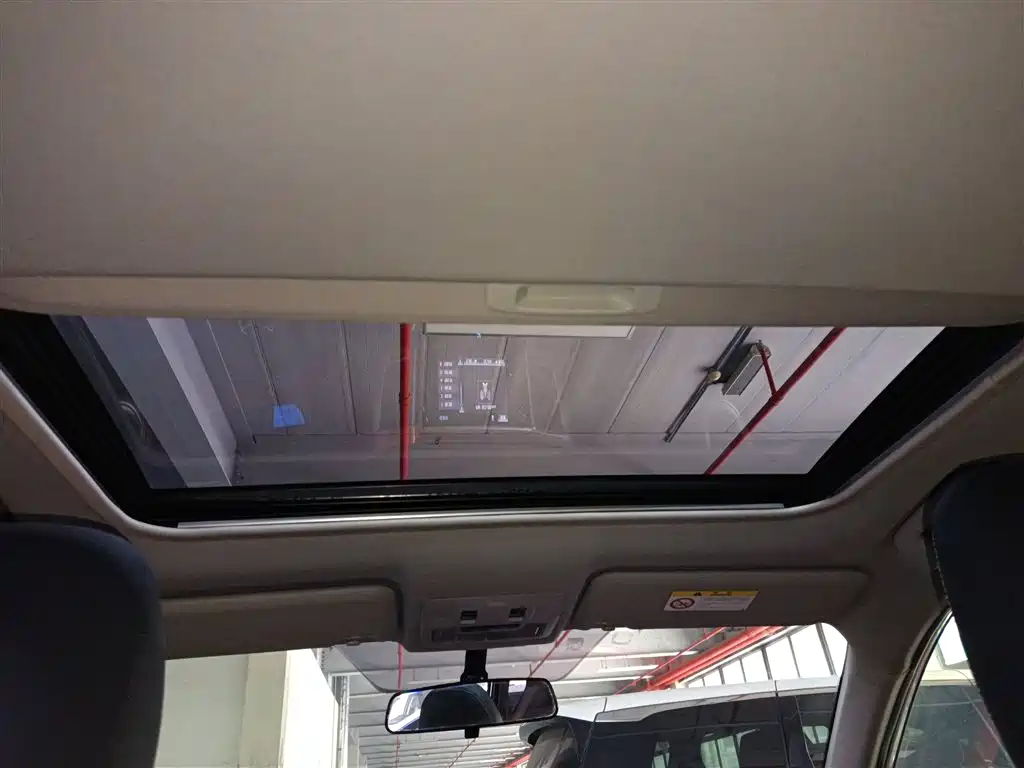 Toyota RAV4 2017 — фото 11