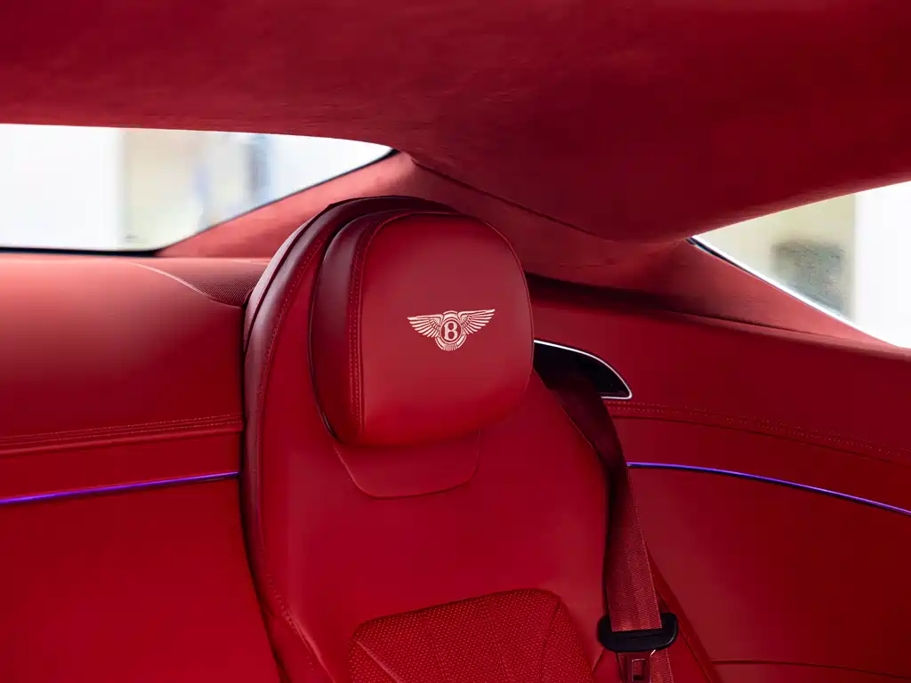 Bentley Continental 2023 — фото 16