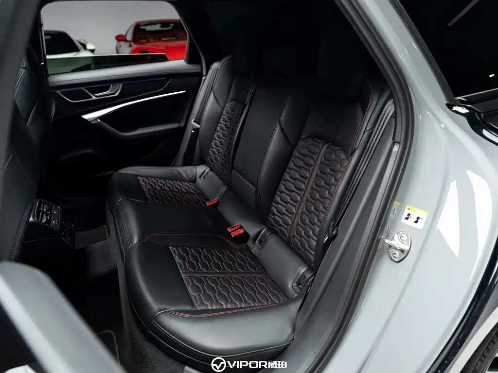 Audi RS 6 2021 — фото 14