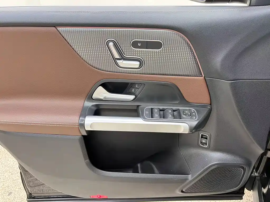 Mercedes-Benz GLB 2023 — фото 11