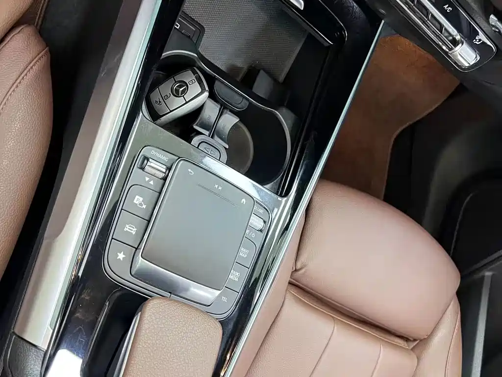 Mercedes-Benz GLB 2023 — фото 25