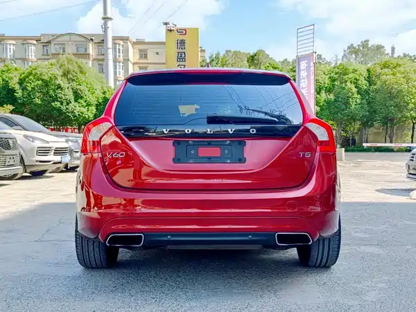 Volvo V60 2015