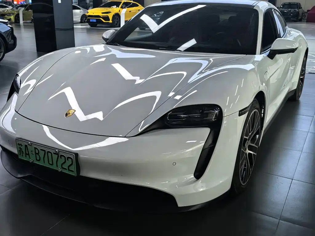 Porsche Taycan 2021 — фото 1