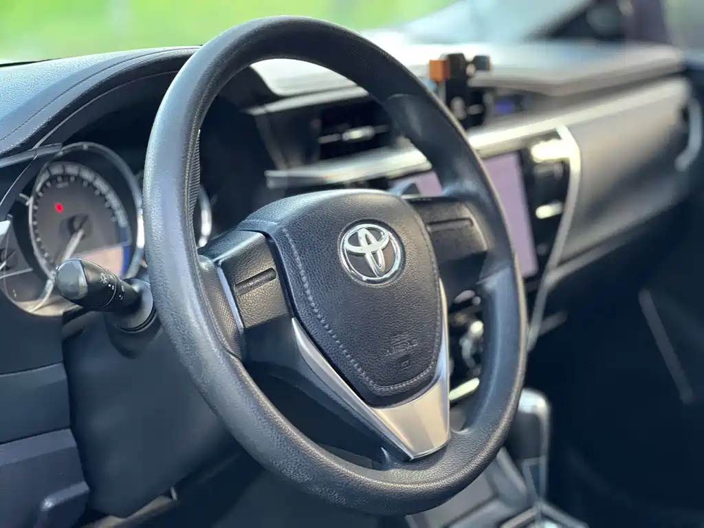 Toyota Corolla 2016 — фото 15