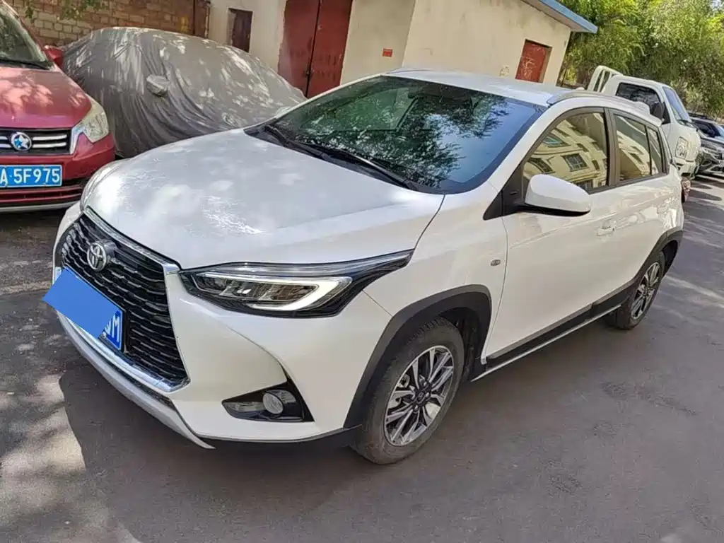 Toyota Yaris L 2023