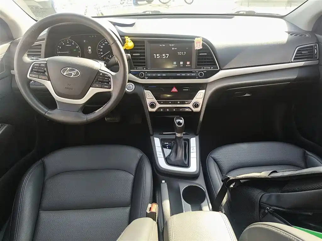 Hyundai Elantra 2017 — фото 6