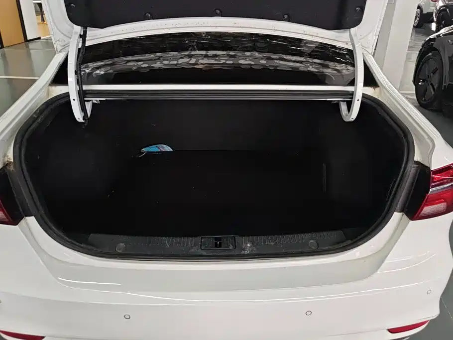 Roewe i6 Classic 2019 — фото 4