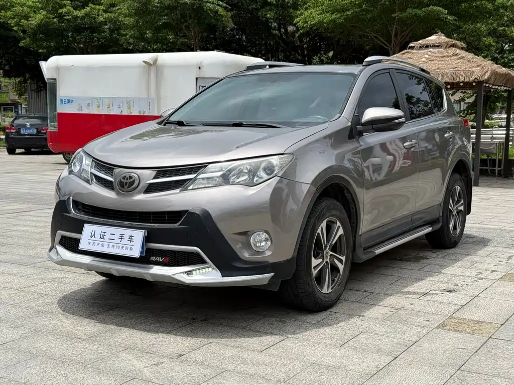 Toyota RAV4 2016 — фото 1
