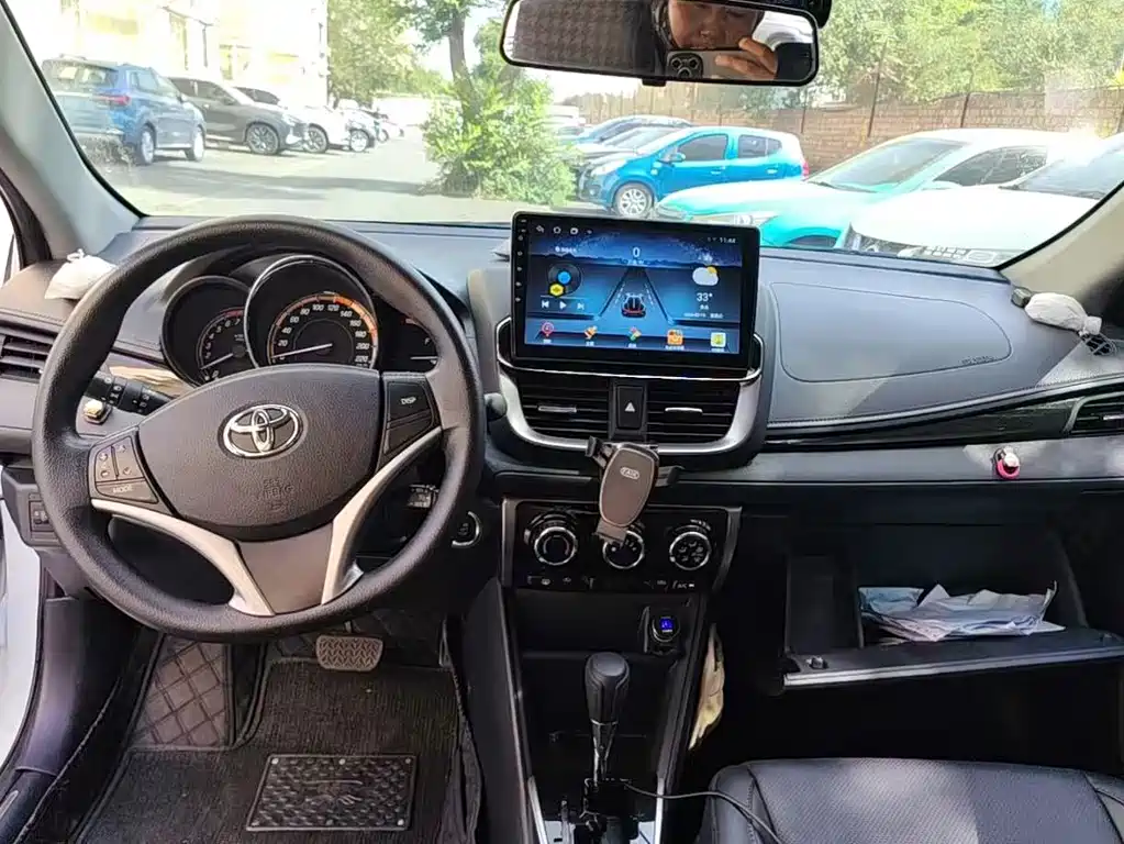 Toyota Yaris L 2023