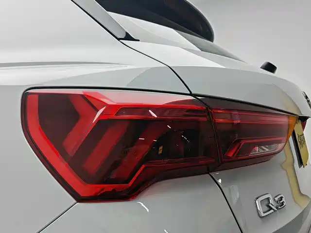 Audi Q3 2020 — фото 9