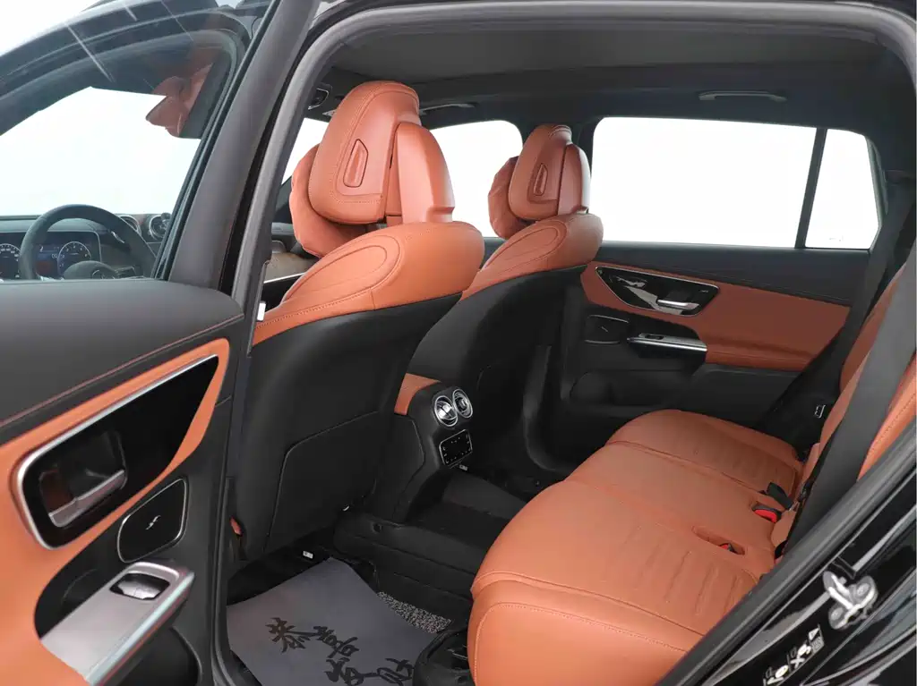 Mercedes-Benz GLC 2023