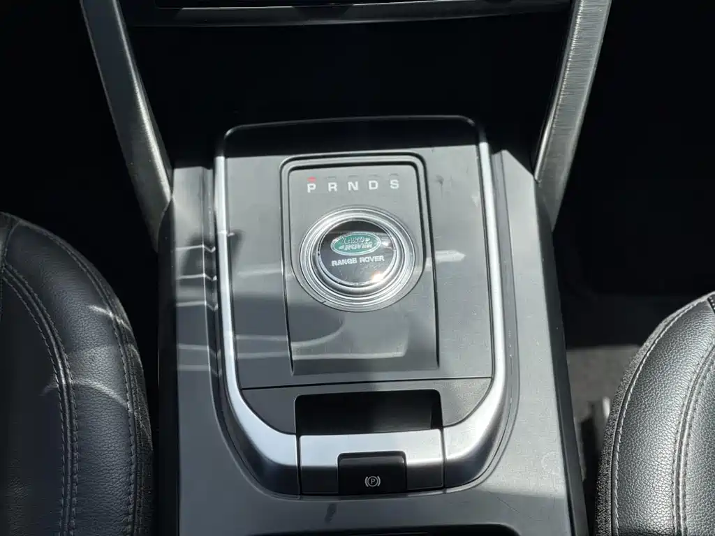 Land Rover Discovery Sport 2017 — фото 11
