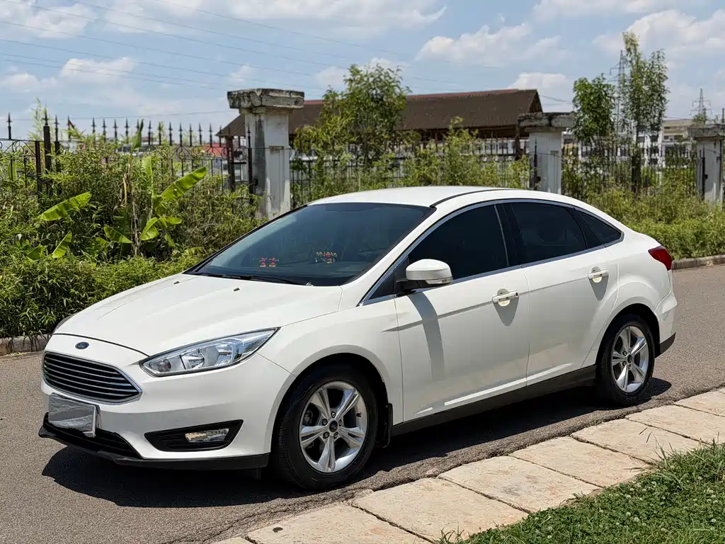 Ford Focus 2017 — фото 1