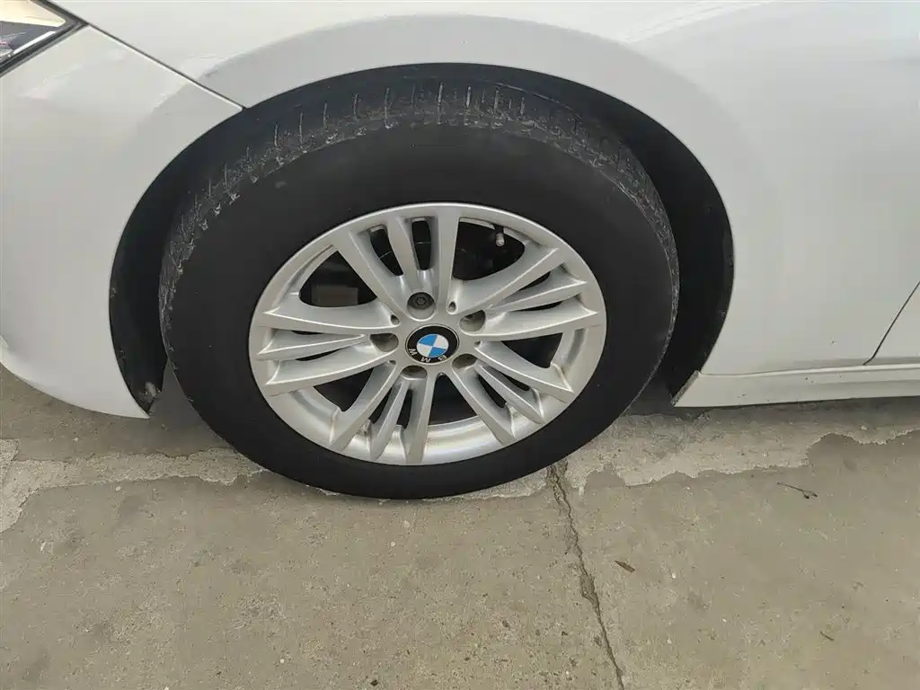 BMW 3 Series 2015 — фото 23