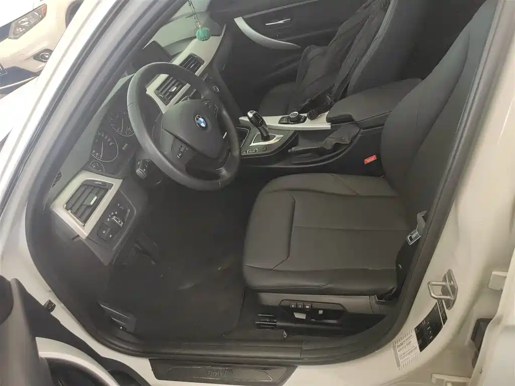 BMW 3 Series 2015 — фото 15