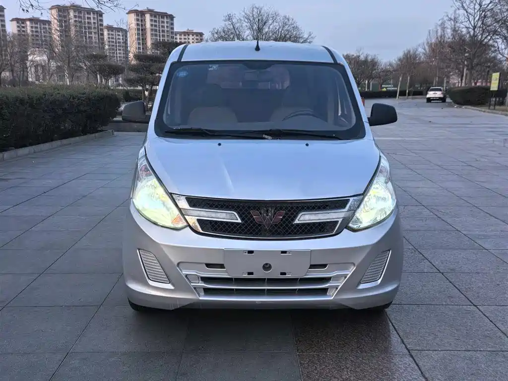 Wuling Rongguang V 2017 — фото 2