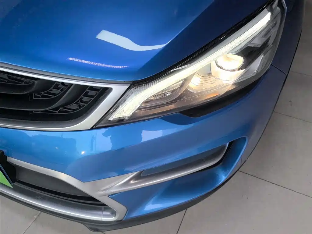 Geely Emgrand GS 2017 — фото 18