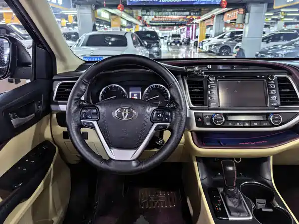 Toyota Highlander 2015