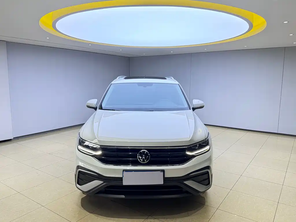 Volkswagen Tiguan L 2023