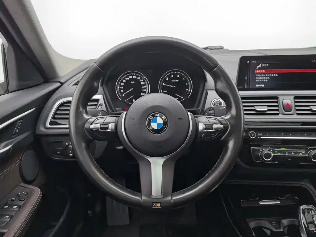 BMW 1 Series 2020 — фото 11