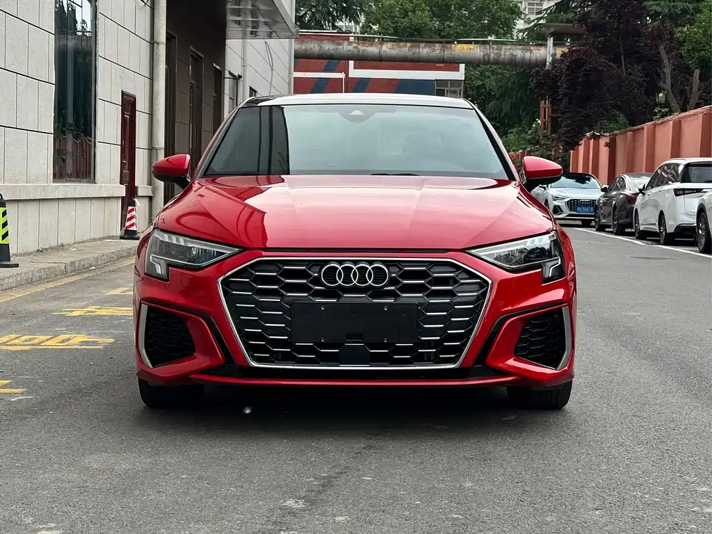 Audi A3 2023 — фото 2