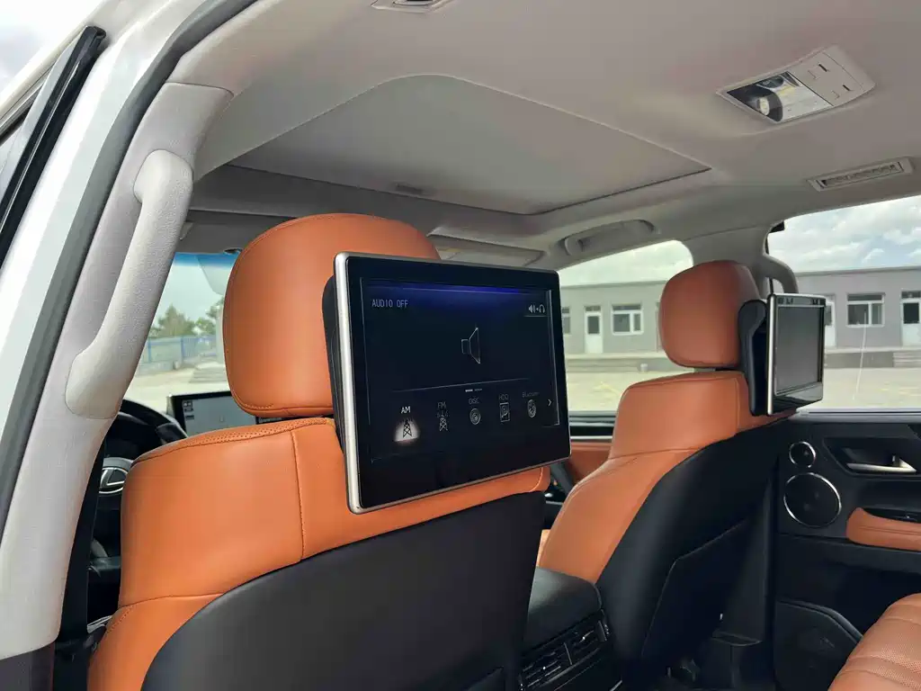 Lexus LX 2018 — фото 12