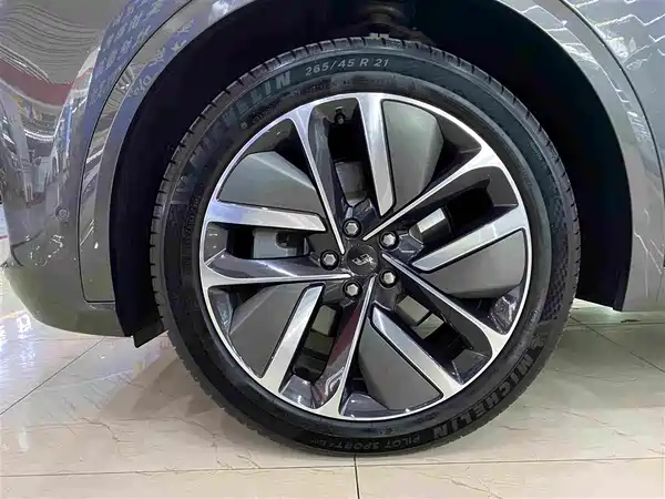 Li Auto L9 2023