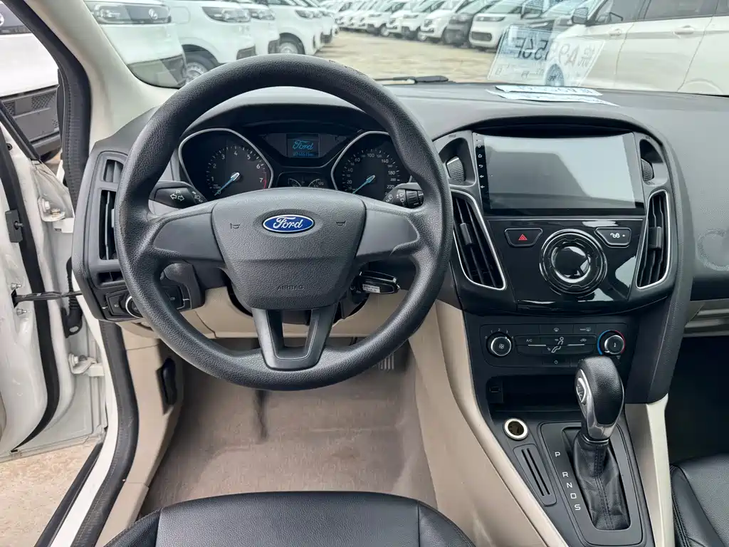 Ford Focus 2016 — фото 7
