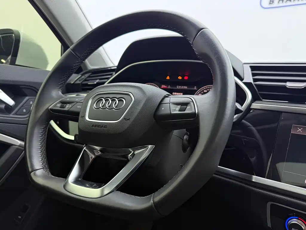 Audi Q3 2022 — фото 9