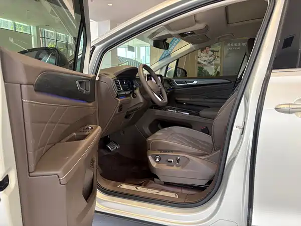 Volkswagen Viloran 2025