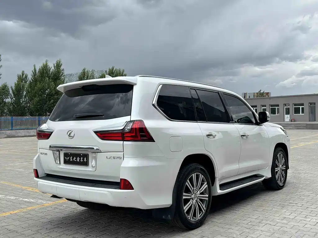 Lexus LX 2018