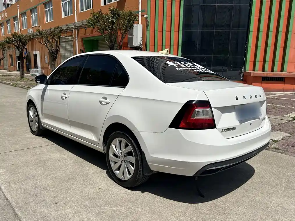 Skoda Rapid 2019 — фото 4
