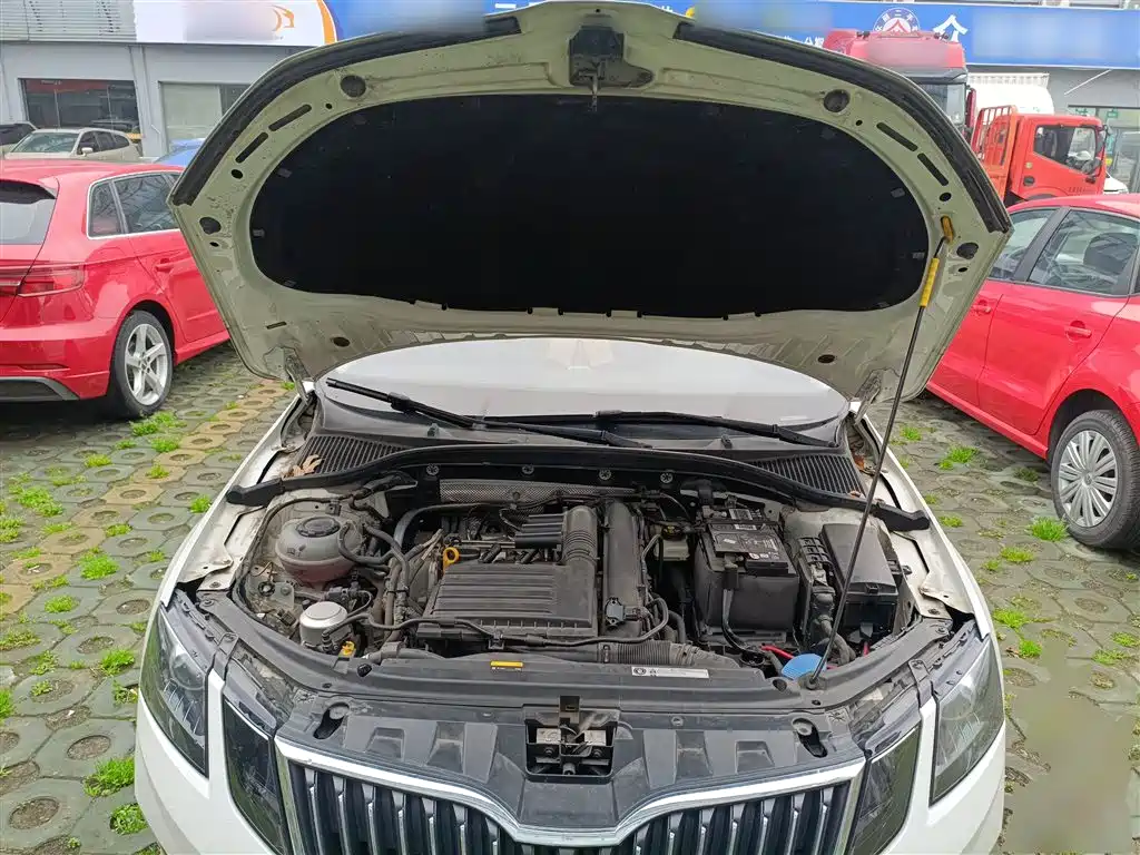 Skoda Octavia 2021 — фото 20