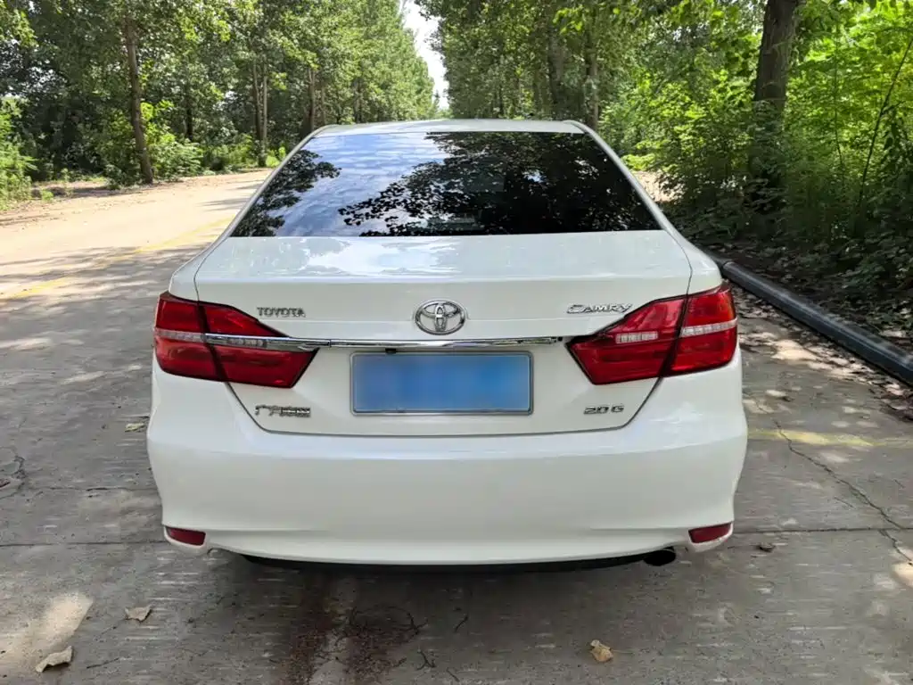Toyota Camry 2016 — фото 6