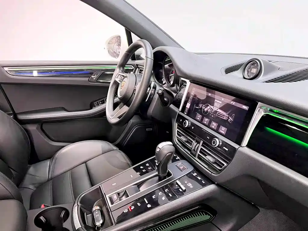 Porsche Macan 2022 — фото 11