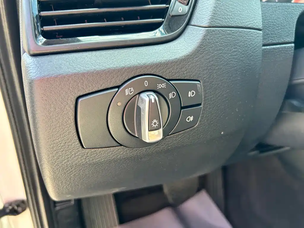 BMW X1 2014 — фото 14