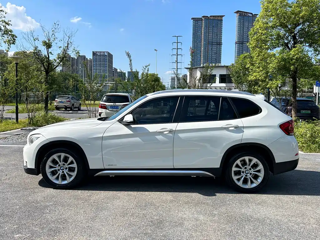 BMW X1 2014 — фото 8