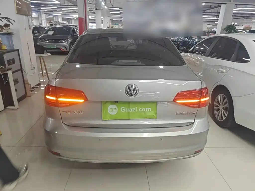 Volkswagen Sagitar 2017