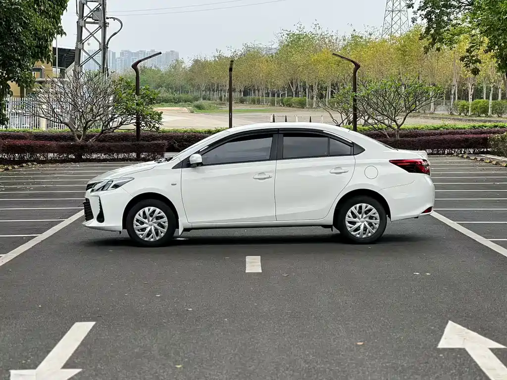 Toyota Vios 2022 — фото 5