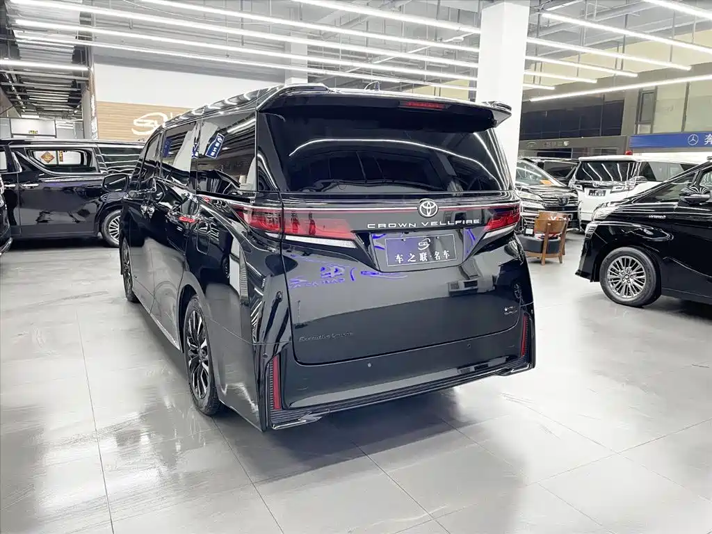 Toyota Vellfire 2024