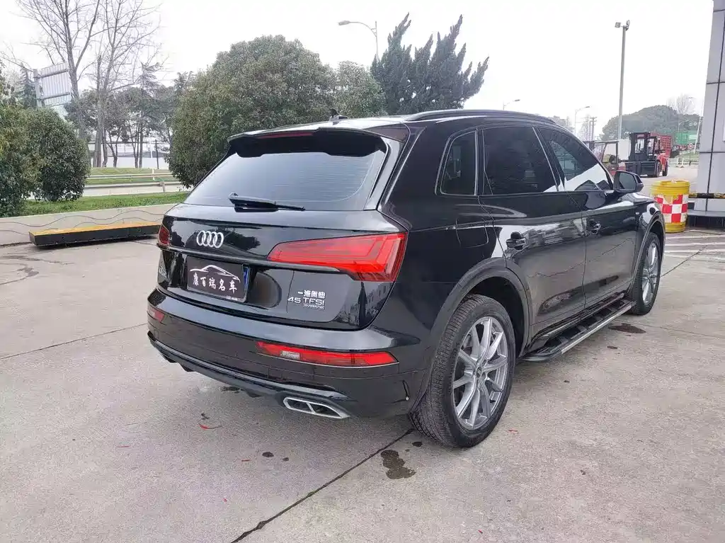 Audi Q5L 2022 — фото 10