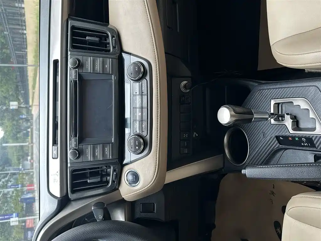 Toyota RAV4 2014 — фото 13
