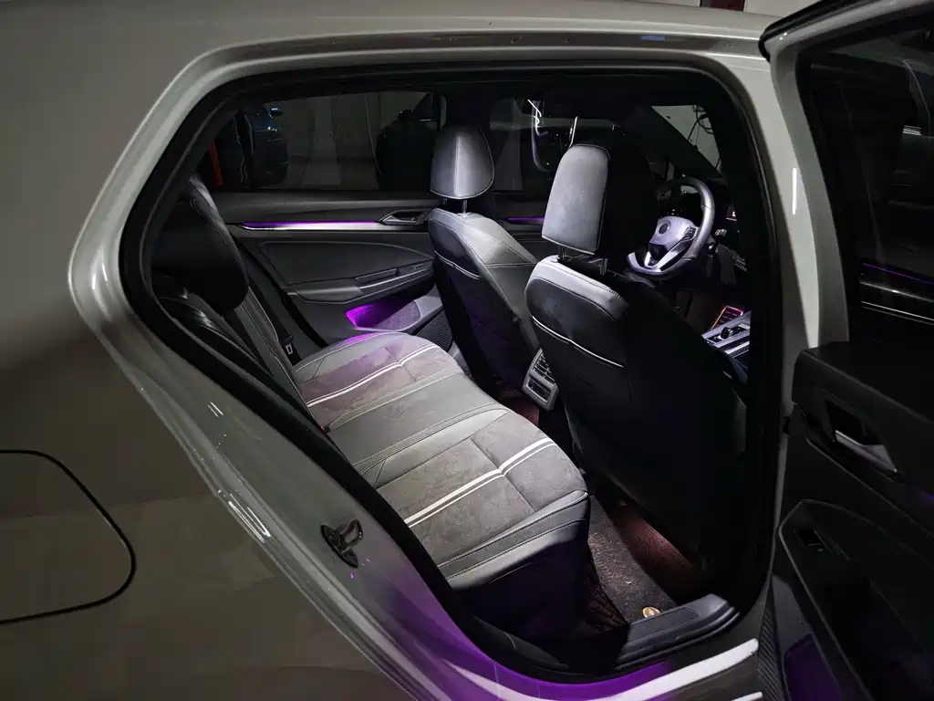 Volkswagen Golf 2023