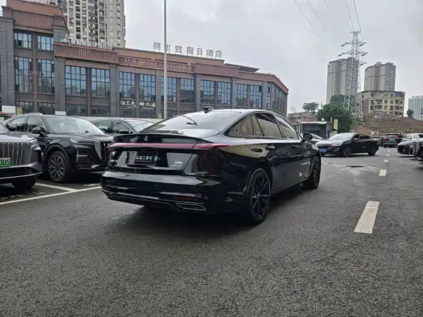 Hongqi H5 2025