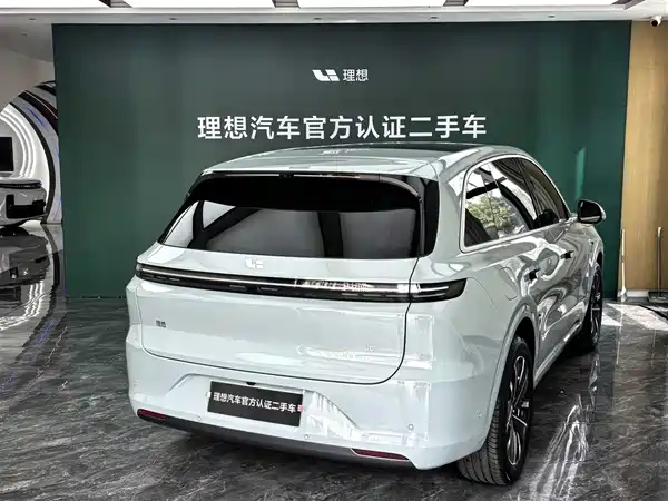 Li Auto L6 2025