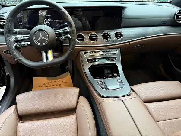 Mercedes-Benz E-Class 2022